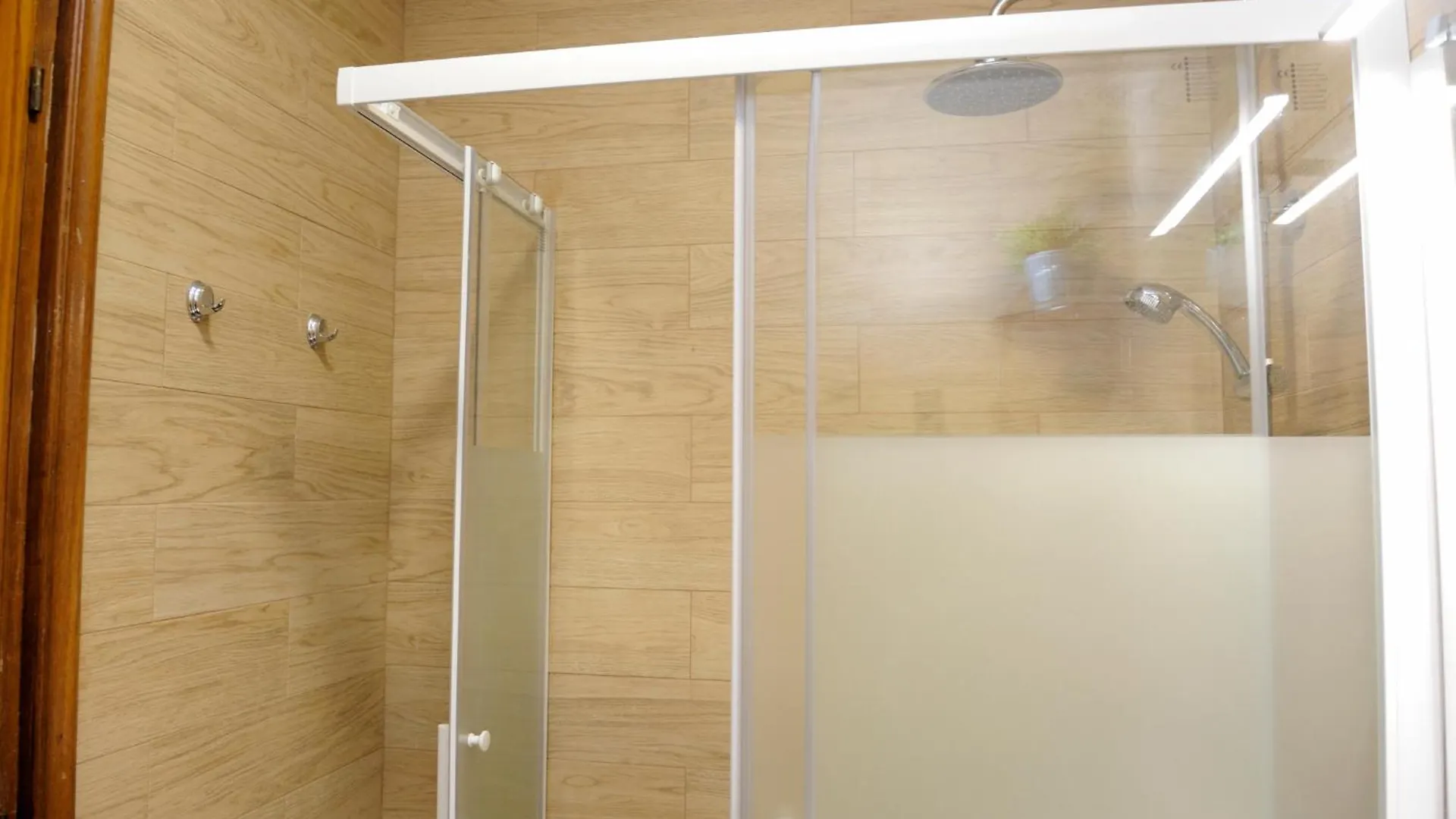Apartamento Con Vistas A La Giralda. 세비야 0*,  스페인